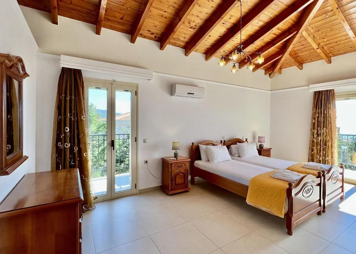 3 Bedroom Villa, Private Pool, Sea Views, Kefalonia Tzamarelata